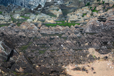 《水墨香港》香港周边的小众岛屿东平洲，从航拍视角看像是千里江山图，沉积岩经了岁月的拍击，如水墨画一般📷 DJI Mavic 3 Pro🌏 香港特别行政区·东平洲📅 2025.03.16